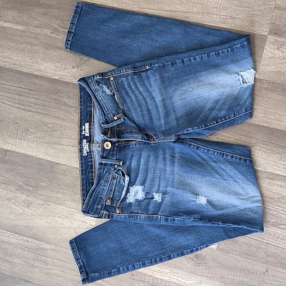 Denizen Levi's low rise jegging size 5 waist 27 stretch